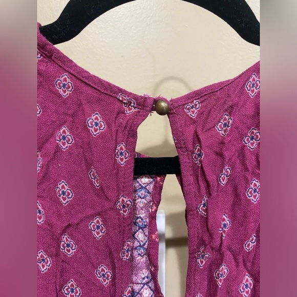 Rewind women’s Small Romper Maroon Floral Damask Keyhole Sleeveless - Picture 3 of 6